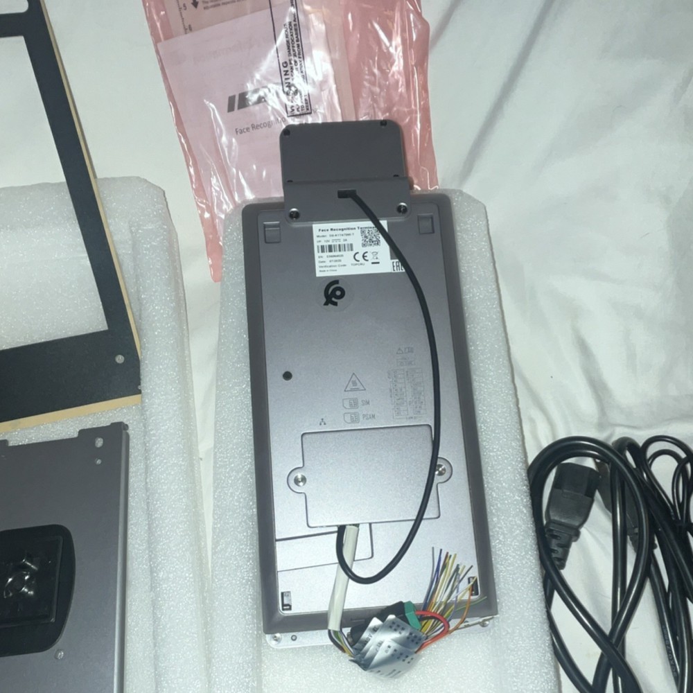 DS-K1TA70MI-T Face Recognition Terminal with Mounting Bracket & Power Adapter