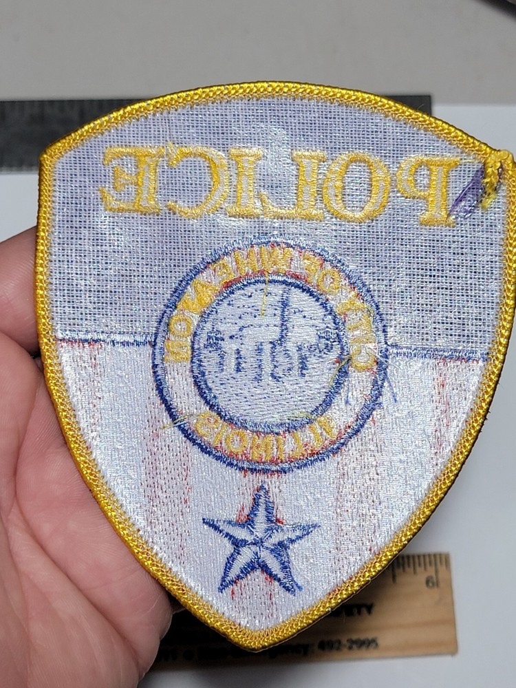 LE7 B5 Police Patch Illinois Wheaton