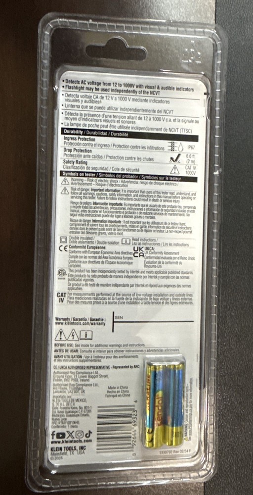 NEW KLEIN TOOLS NCVT3P DUAL RANGE NON CONTACT VOLTAGE TESTER WITH FLASHLIGHT