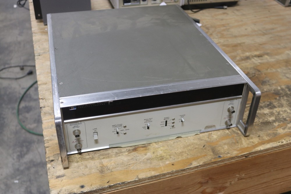 HP 3570A  Network Analyzer