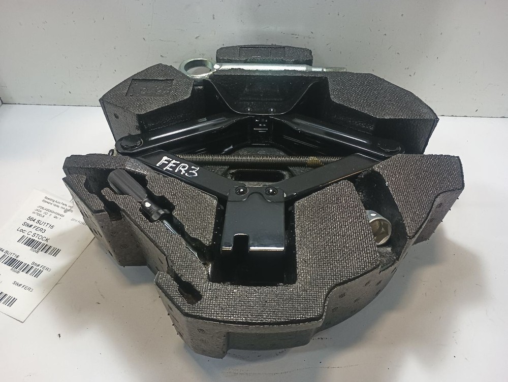 2016 FORESTER Jack and Tools 12524382