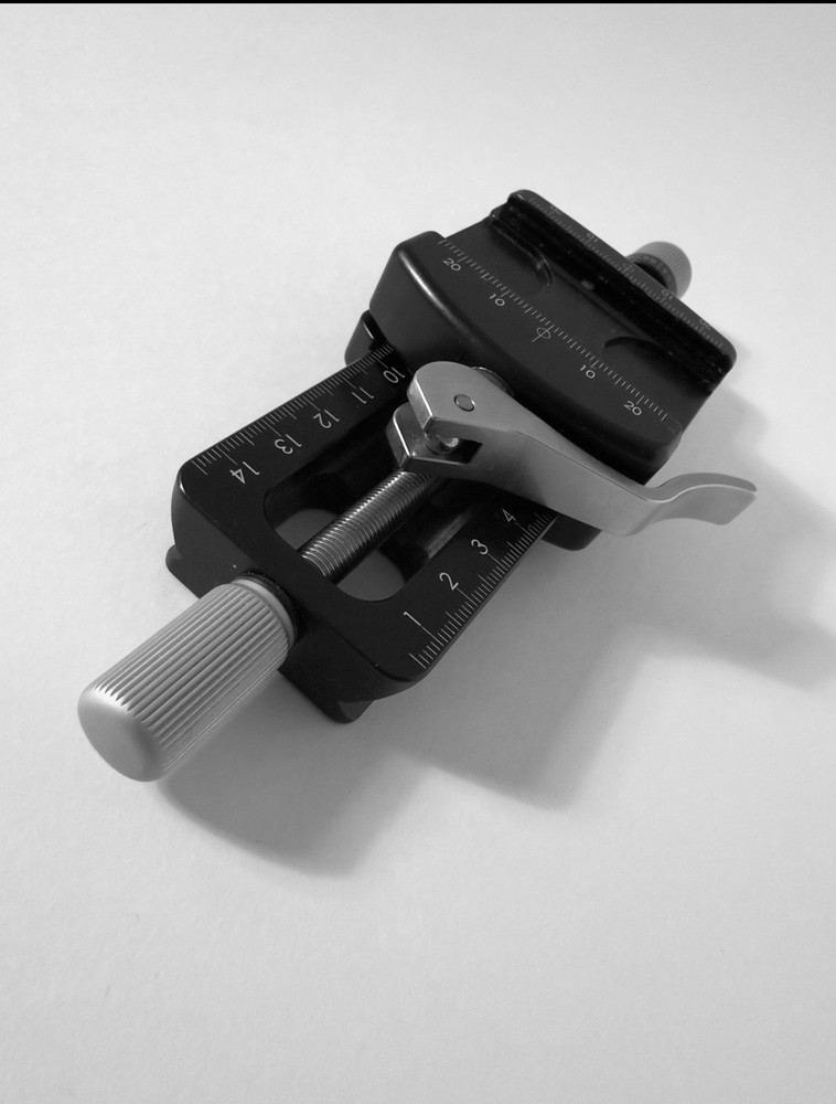 Really Right Stuff Macro 150 Single-Axis Focusing Rail with Integrated Arca-Type