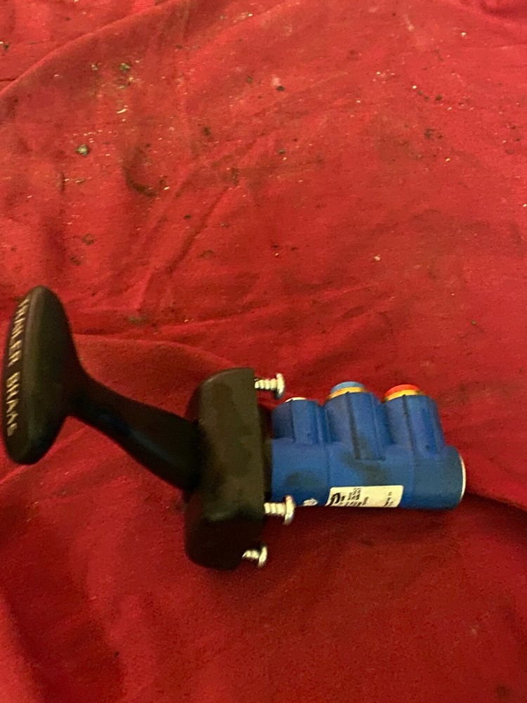 BENDIX TRAILER BRAKE VALVE, SWITCH, K024929