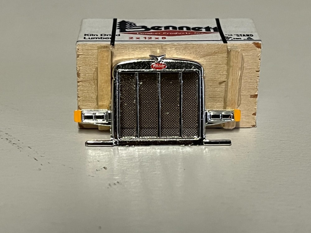 DCP 1/64 PETERBILT 379 CHROME DUAL RECTANGLE LIGHT GRILL