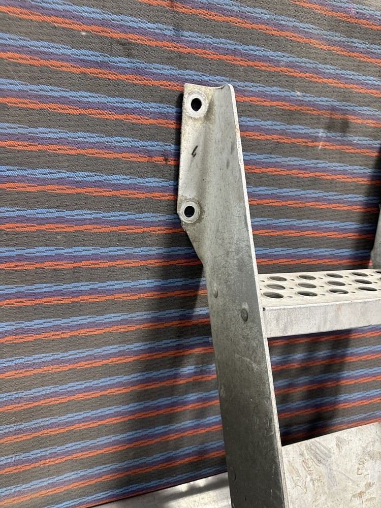 Kenworth T800 FRAME STEP 3706759