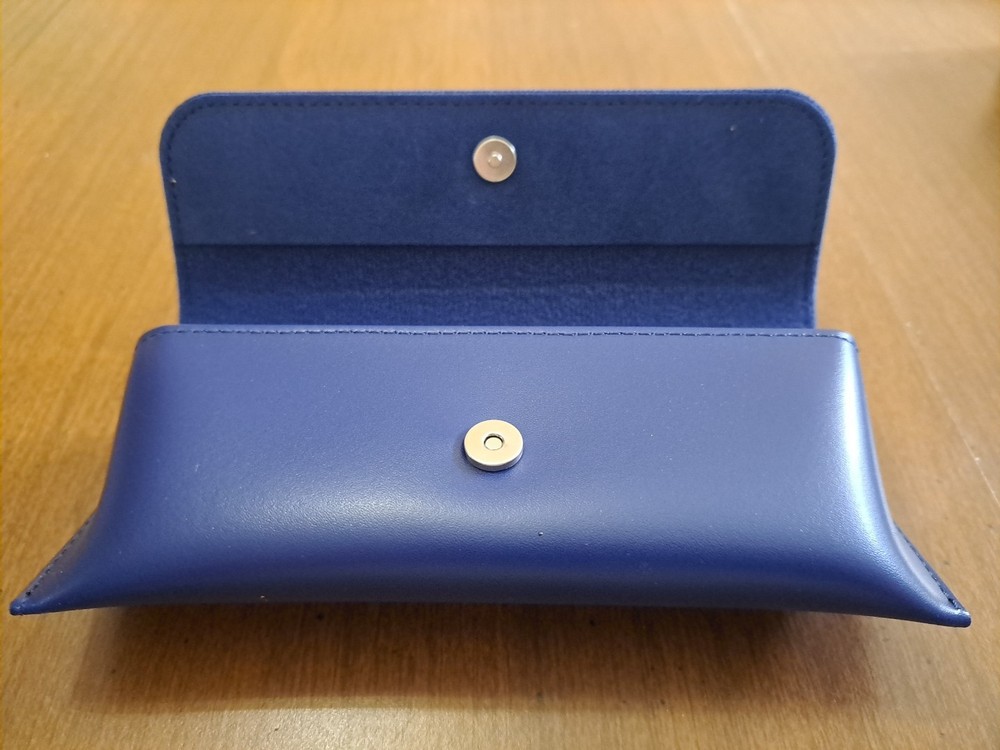 AVIO Eyeglass Navy Blue Case