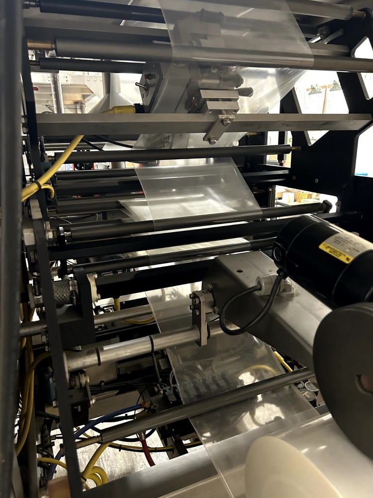 VFFS PACKAGING MACHINE TRIANGLE PACKAGING MACHINERY, BAGGER Model SB6C STAINLESS