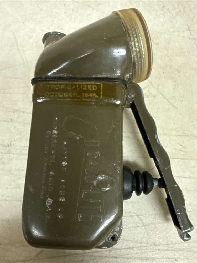 WWII Military Daco-Lite Type A9 hand-energized survival flashlight