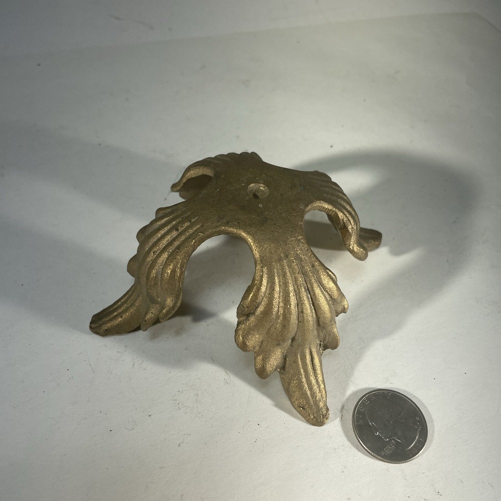 Heavy cast bronze leaf cluster lamp light part O