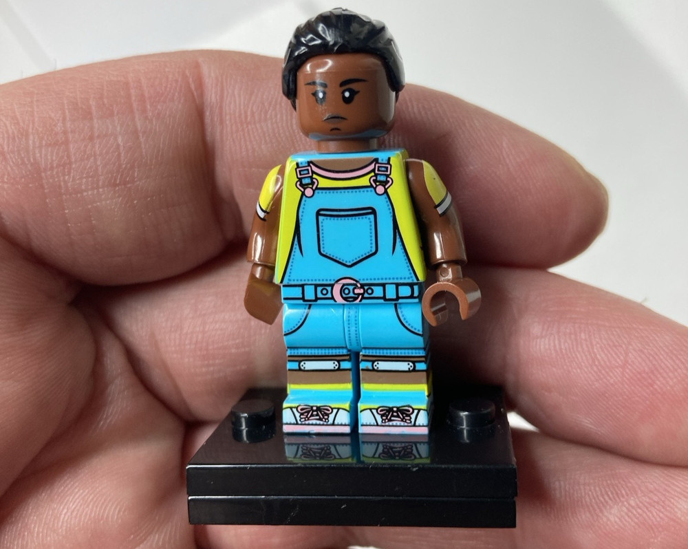 Minifigure a buidable- Eric Sinclair- scale 1:48 multicolor