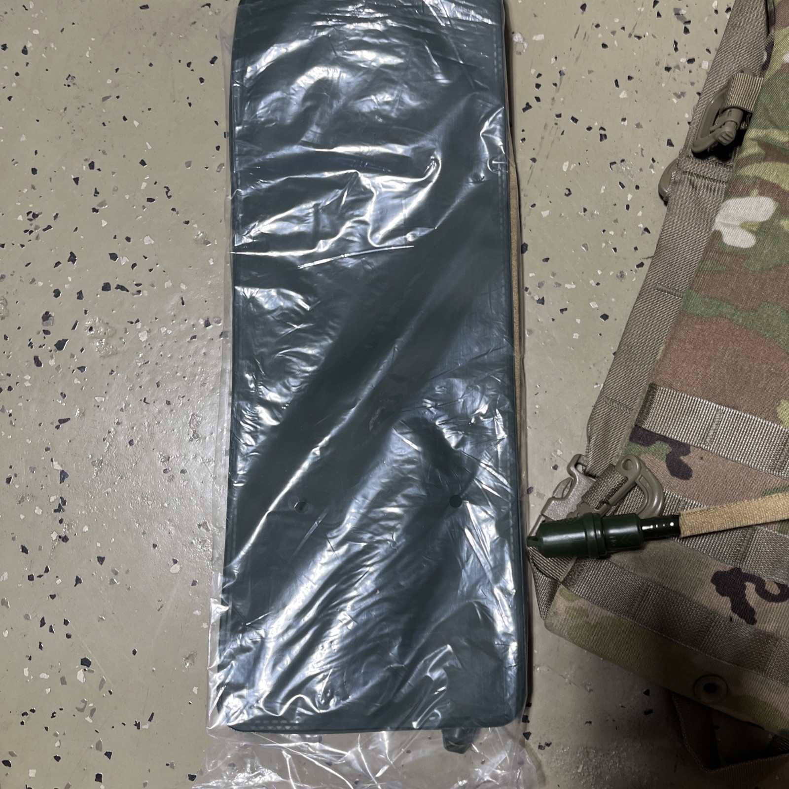 USGI OCP Multicam Molle II 3L/100oz Hydration System Carrier Pack w/ New Bladder