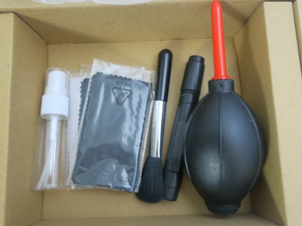 Cleaning Kit For DSLR Camera & Sensitive Electronics ( See Photos)
