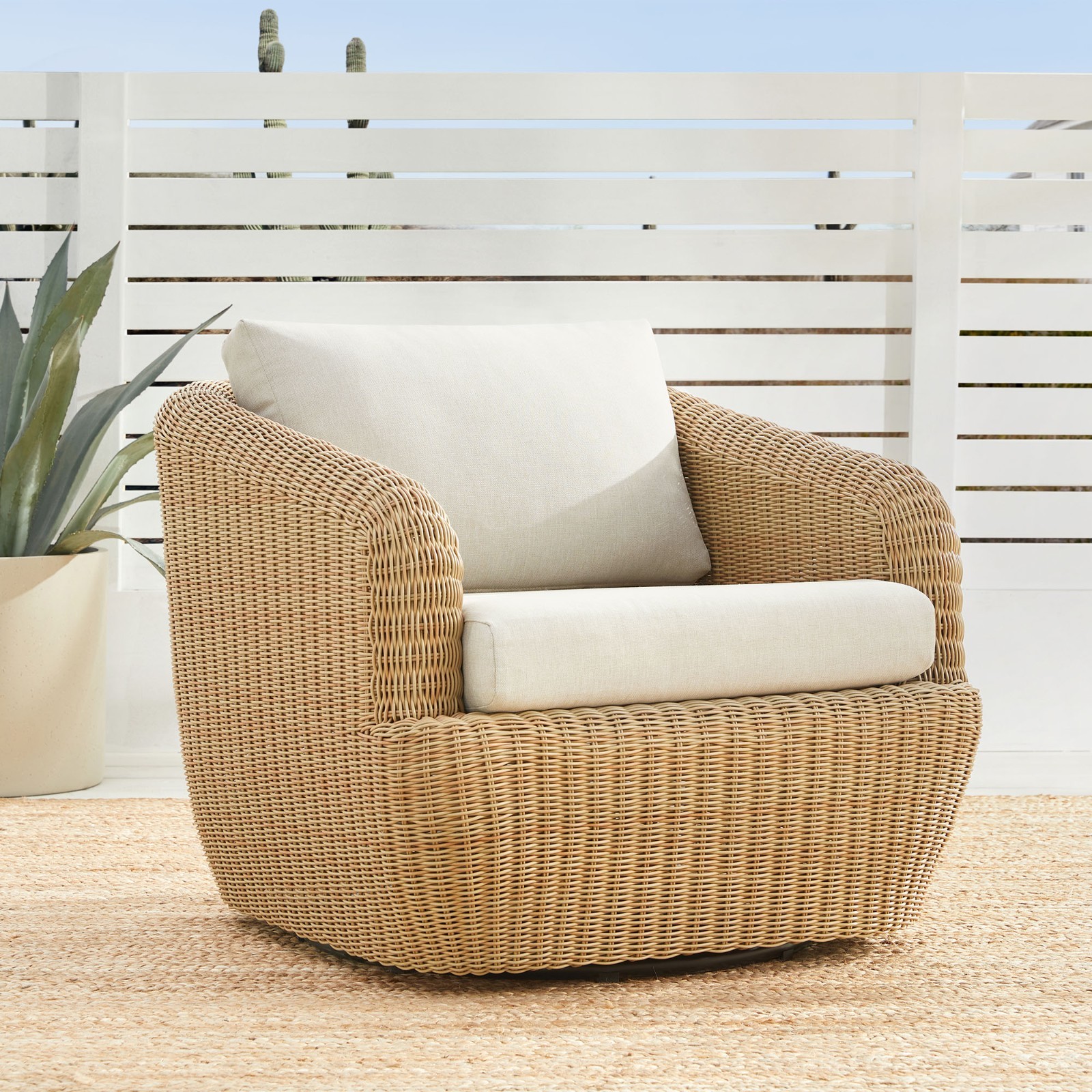 CHITA Patio Wicker 360° Swivel Chairs w/ Removable Cushion Backyard Rattan Chair