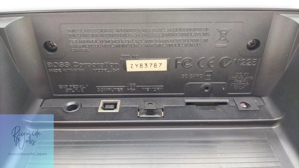 BOSS JS-8 Multi-Effects Processor for Guitar and Bass