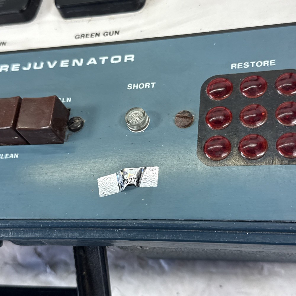 (POWERS ON UNTESTED) Heathkit CRT Tester and Rejuvenator Model IT-5230