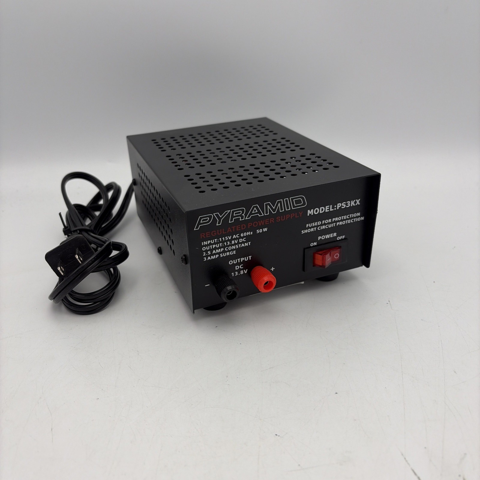 PYRAMID AC-to-DC Power Converter 2.5Amp Bench Power Supply (PS3KX)
