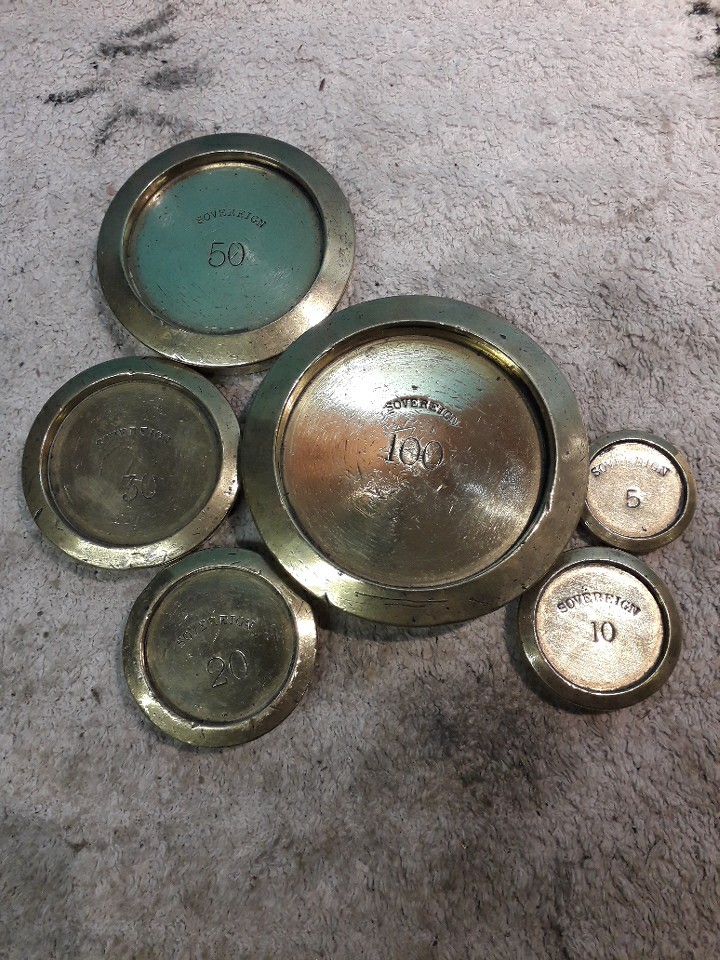 6 In Set Of Antique Sovereign Calibration Stacking Weights Gbs8