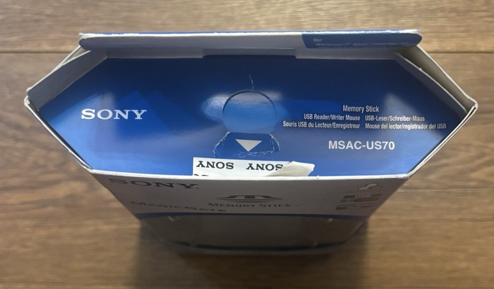 SONY USB Memory Stick MSAC-US70 Reader/Writer NEW Open Box With Cable