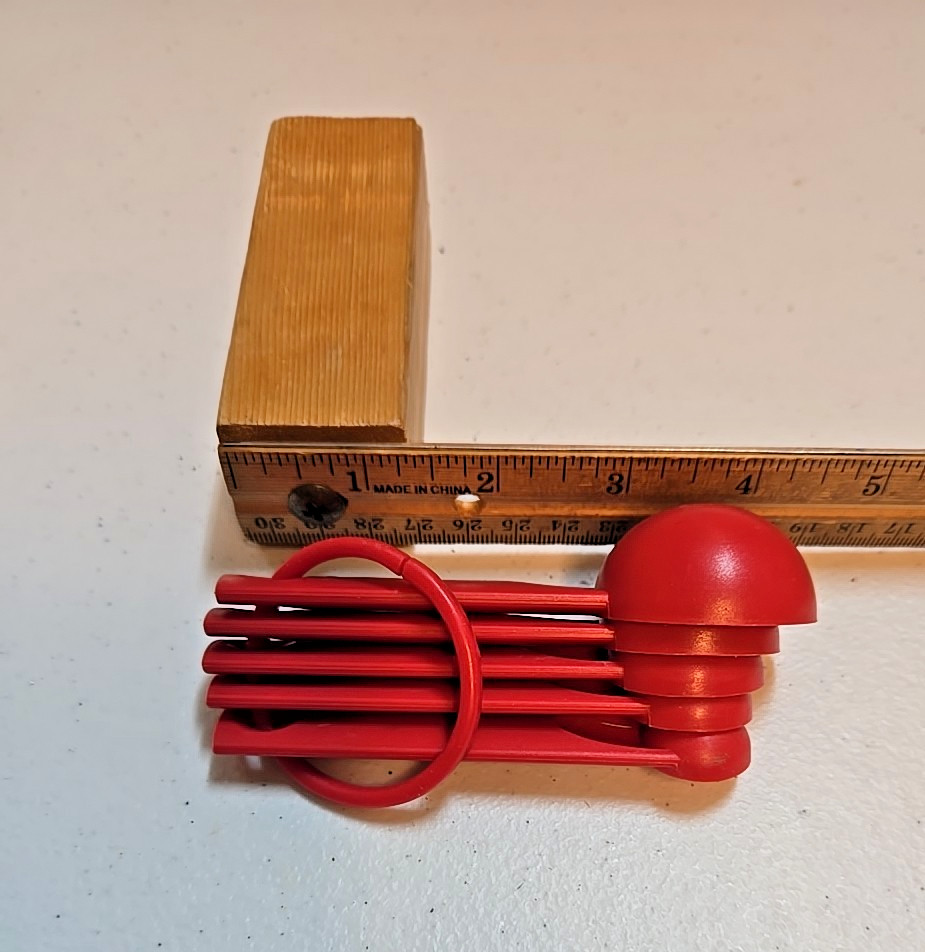 Five Piece Red Plastic Measuring Spoon Set; Round