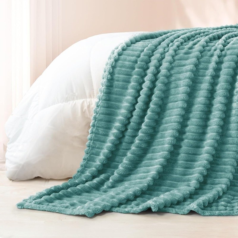Soft Microfiber Throw Blanket Plush Fleece Lightweight Durable Elegant Design US