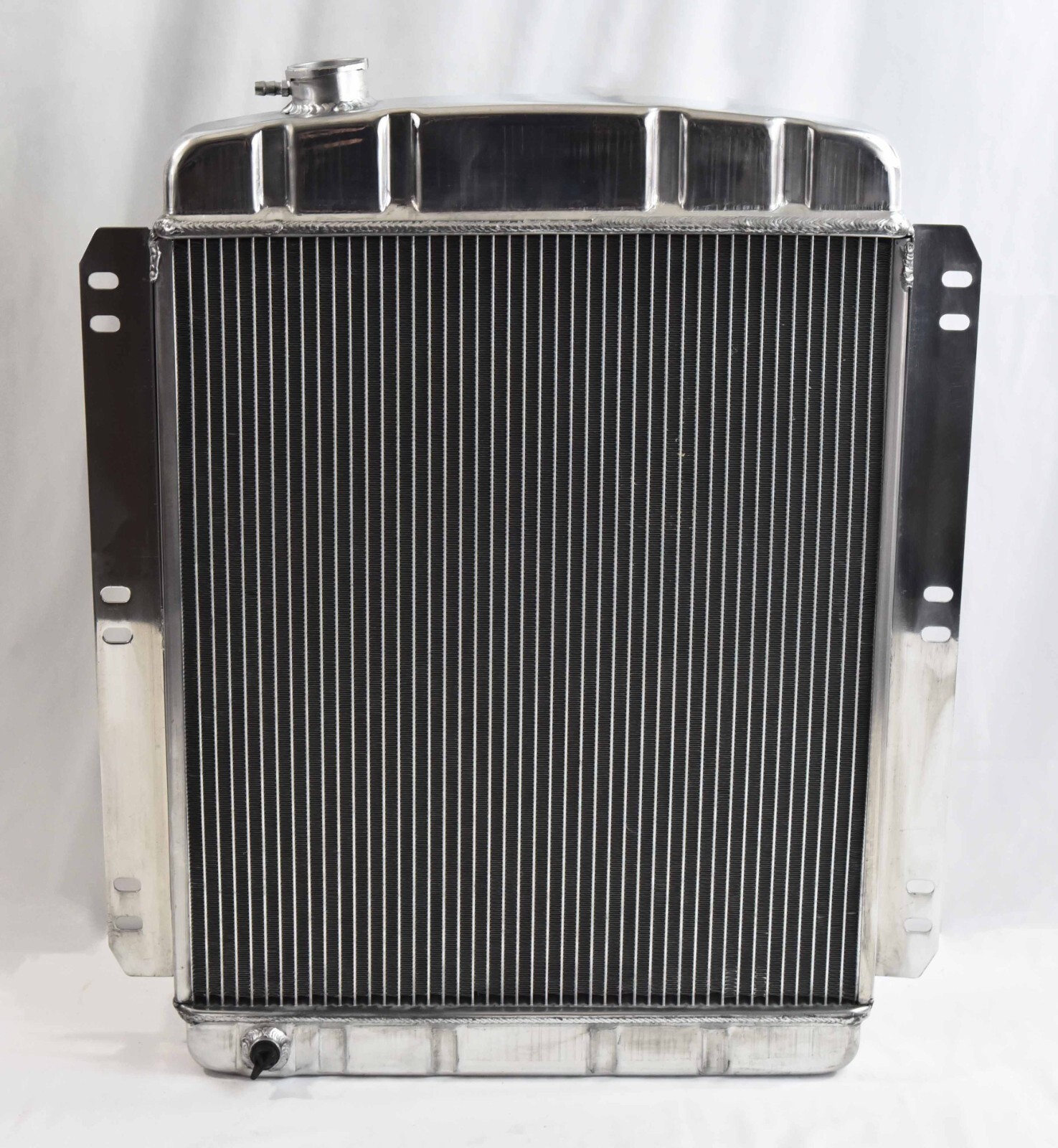 Radiator 1947 1948 1949 1950 1951 1952 1953 1954 Chevrolet Pickup Truck V8