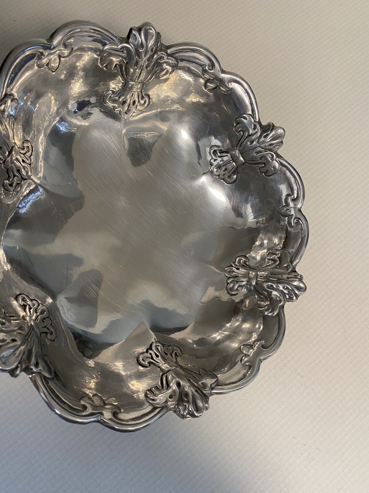 Fruit Bowl Silver fleur de lys 2009 Read The Description