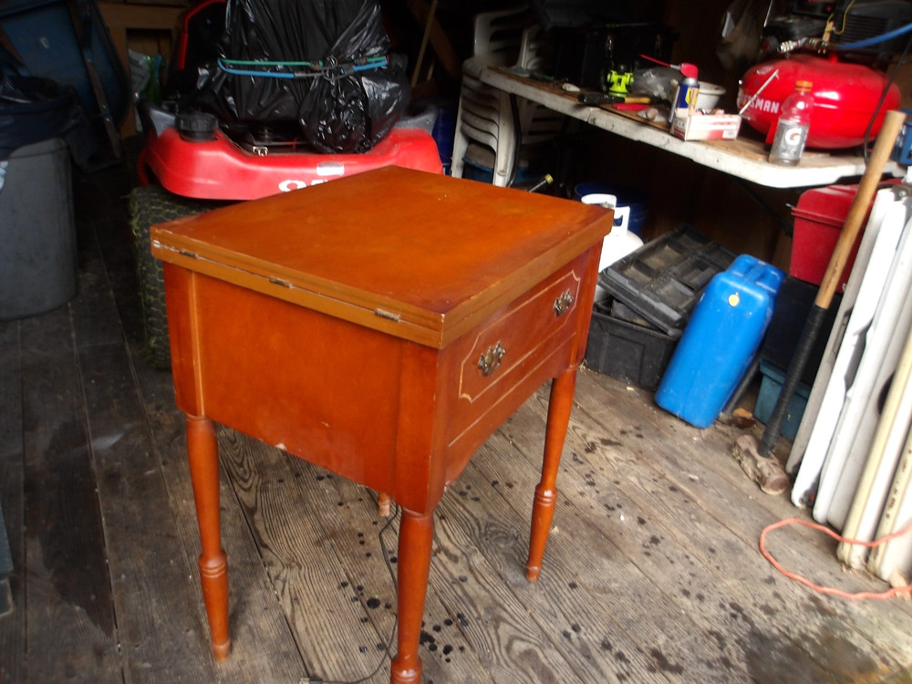 Riccar Sewing machine W/ Table 387 model 7