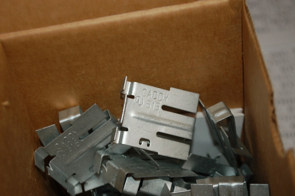 CADDY 515 LIGHT FIXTURE RETAINER CLIP
