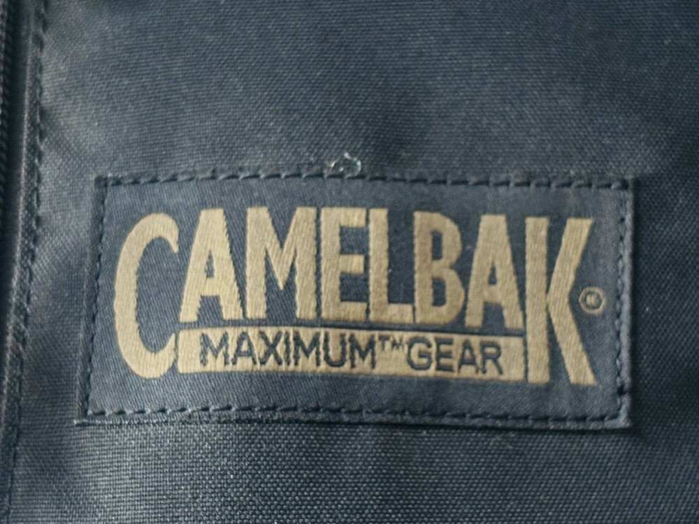 Camelbak Hydrobak Hydration Backpack w/ Bladder,Black, 70oz 2 Litres~NWT