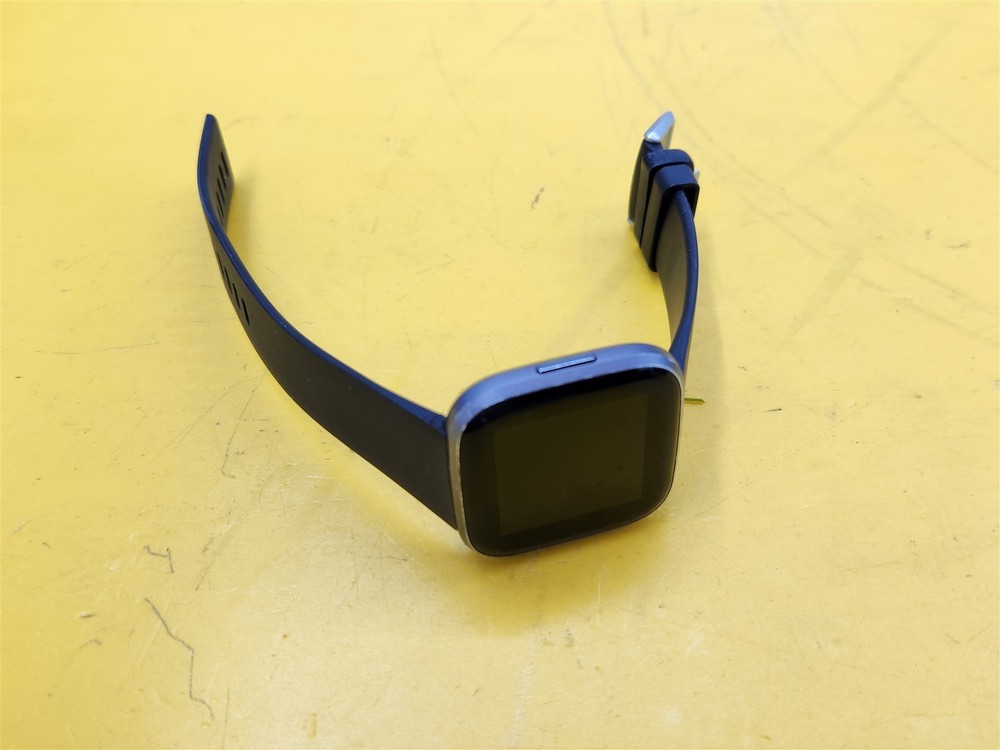 ⭐️⭐️⭐️⭐️⭐️ **UNTESTED** Fitbit Versa 2 FB507 Space Gray **NO CHARGER**
