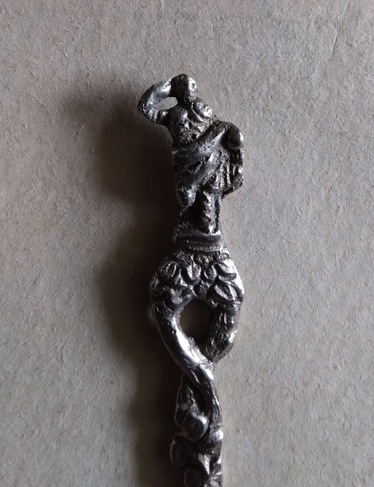 "Candlelight Silver" set from "Around-the-World Shoppers Club"--worn box, paper