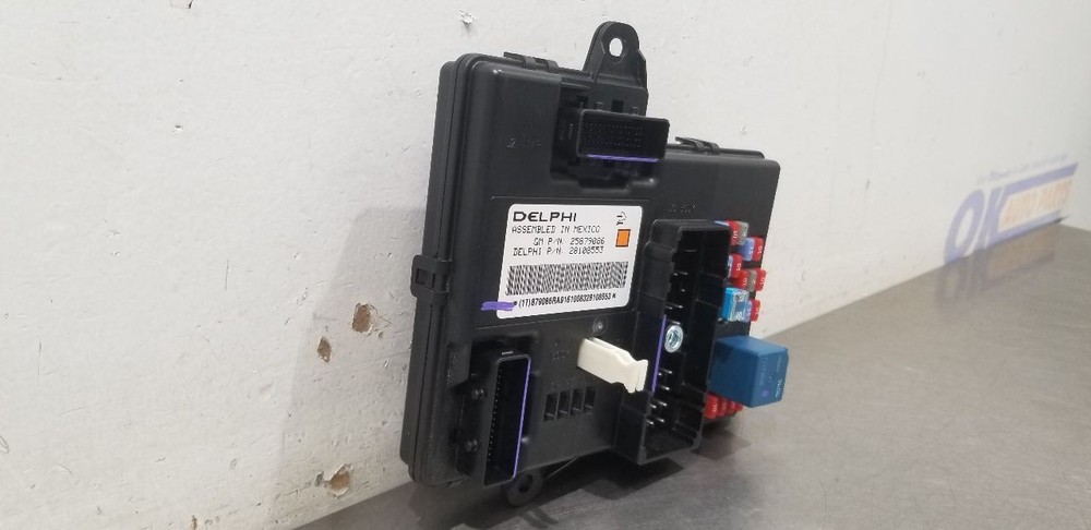 09 CHEVY CORVETTE C6 BODY CONTROL MODULE BCM 25879086