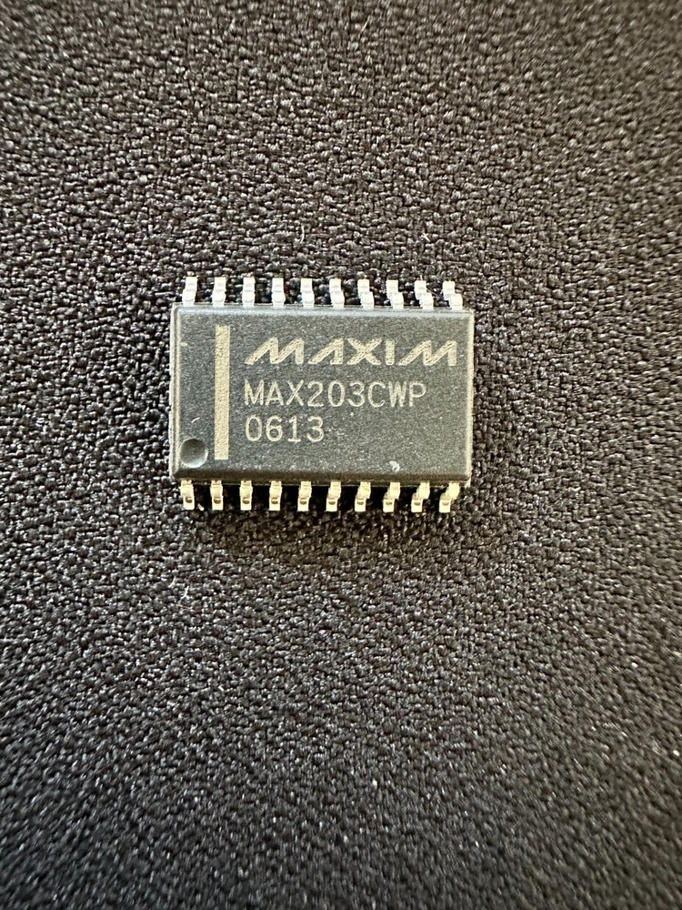 Maxim MAX203CWP RS-232 Interface IC (A55)