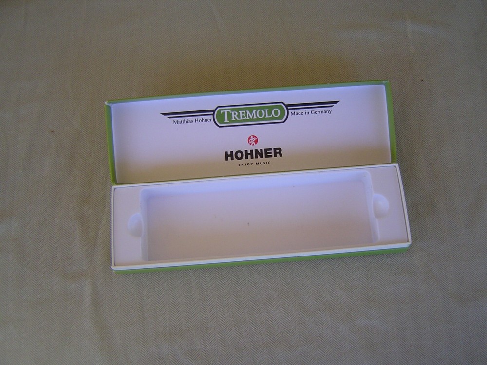 "ECHO" MODEL 56/96 DOUBLE SIDED TREMELO IN "C/G" WITH NICE BOX