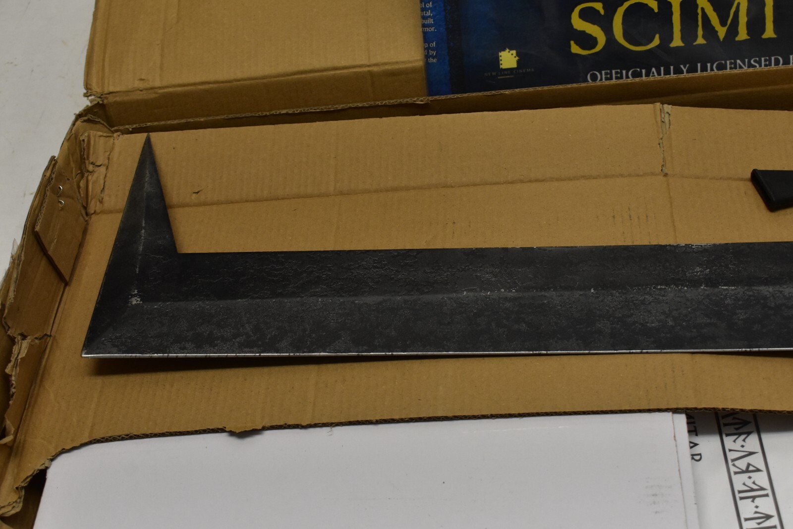 United Cutlery UC1309 Lord of the Rings Uruk-Hai Scimitar Replica