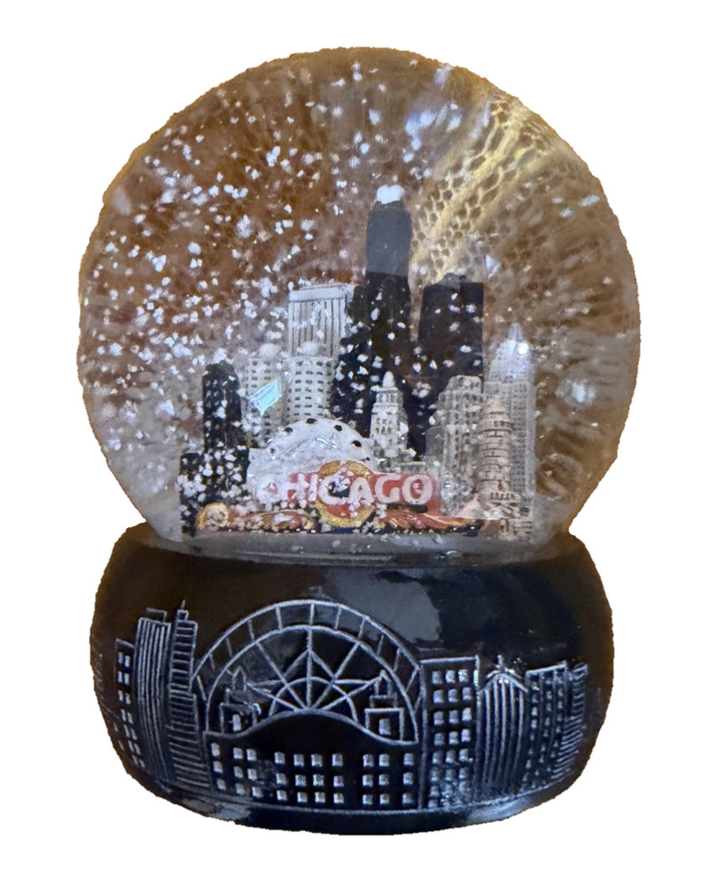 Chicago skyline snow globe