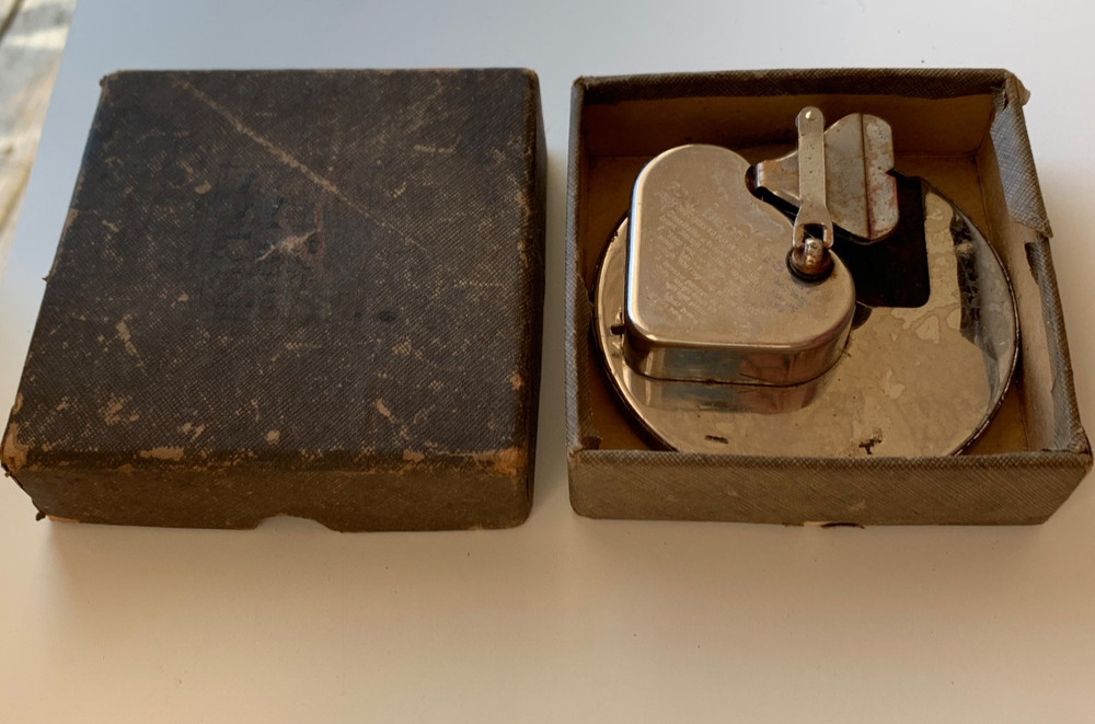 Vintage Kriss Kross Stropper Razor Blade Sharpener with Box