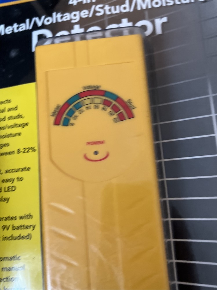 Cen-Tech 4-in-1 Multi Function Detector Detects Moisture Studs Voltage Metal NIB