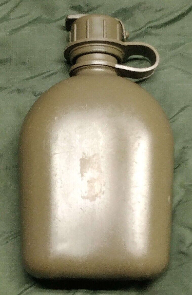 US Military Canteen Cup With Canteen With ACU MOLLE Pouch VGC