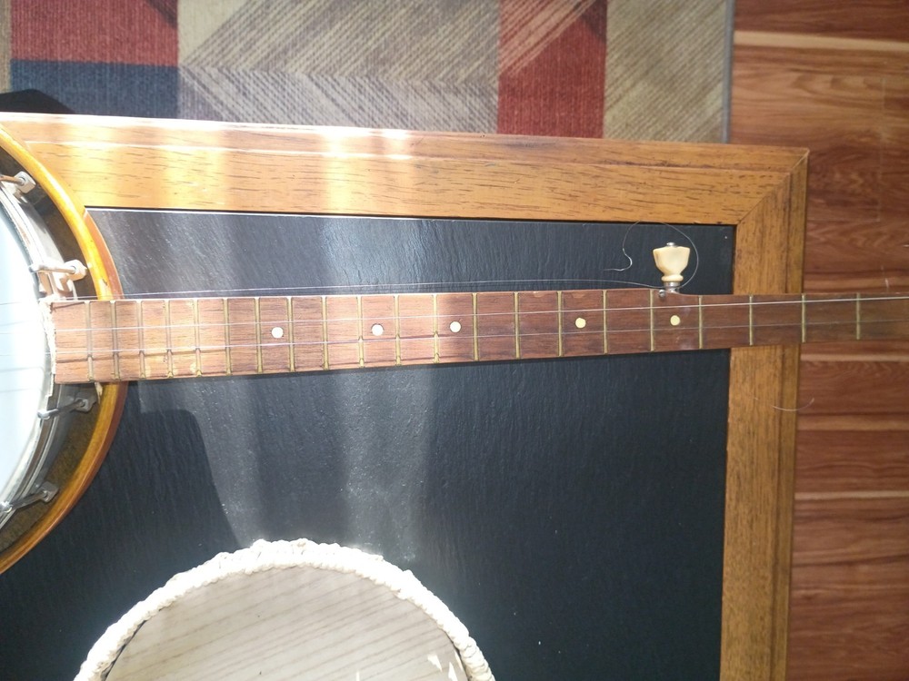 Banjo Needs Strings