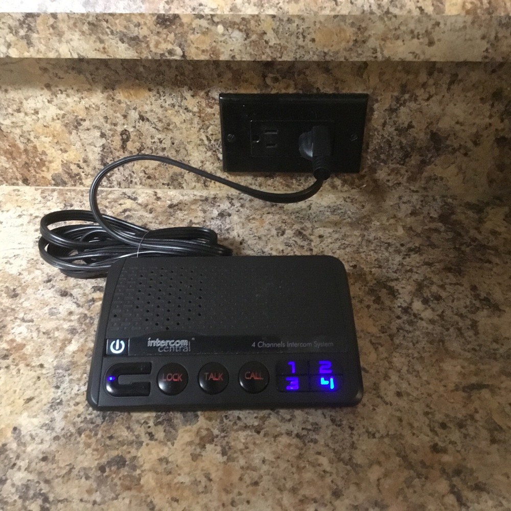 Intercom Central FM246 BR#38609 FM Wireless Intercom Four Channels Black Tested