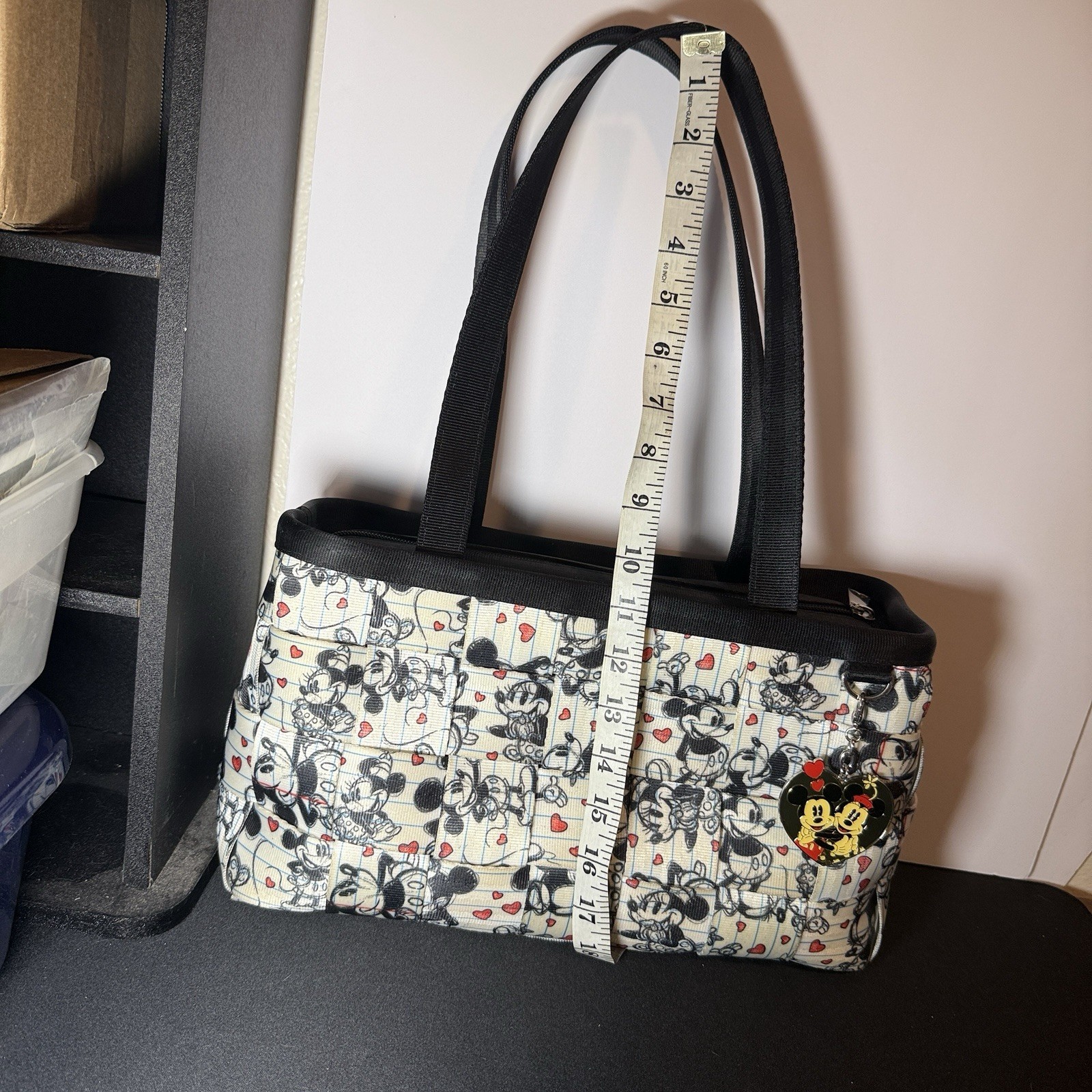 Harveys Disney Couture Minnie & Mickey Love Kiss Sketch Seatbelt Bag NWOT