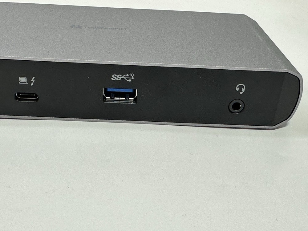 IIIP Thunderbolt Docking Station *NO POWER ADAPTER*