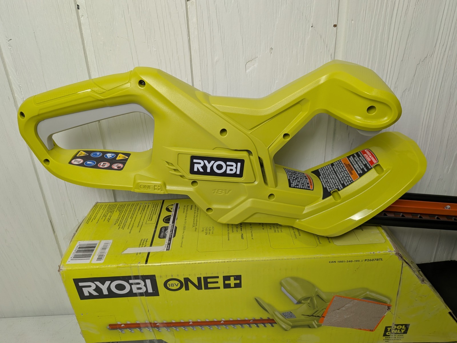 Ryobi ONE+ 18V Hedge Trimmer Dual-Action Blades 18" Battery Powered P2607, New