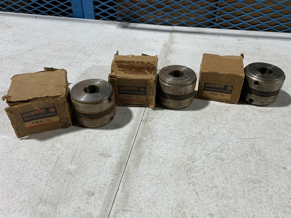 One Browning FS3 15/16" Flexible Coupling Both Halves & Bushing, NOS