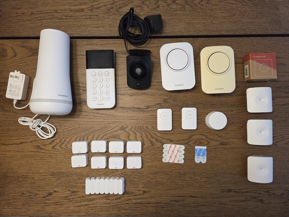 SimpliSafe Alarm System. Many Extra Devices Included