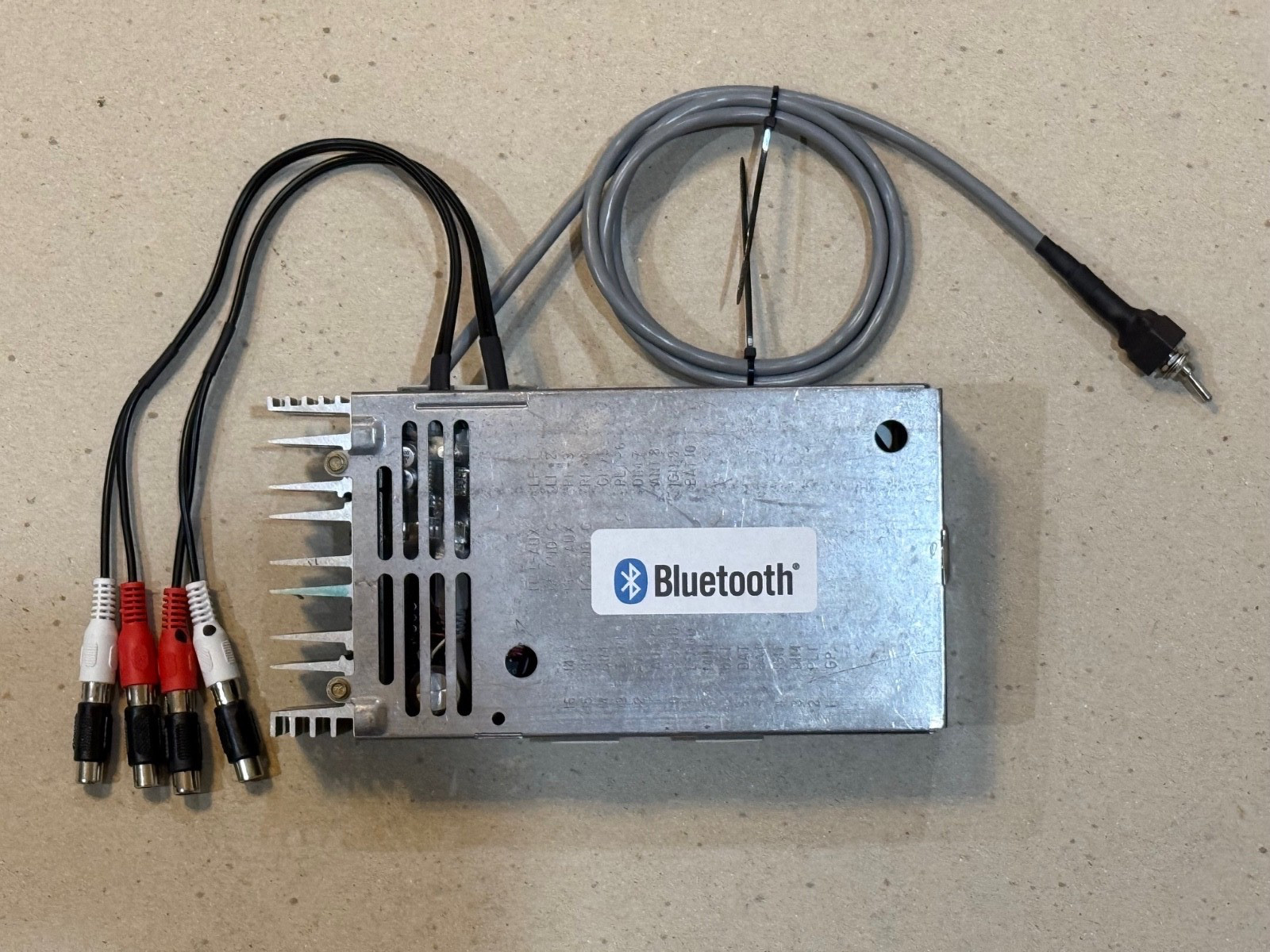 CHEVY-GMC 88-94 TRUCK RADIO-with-EQ RECEIVER BLUETOOTH/RCA AMP OUTS GM DELCO CDM