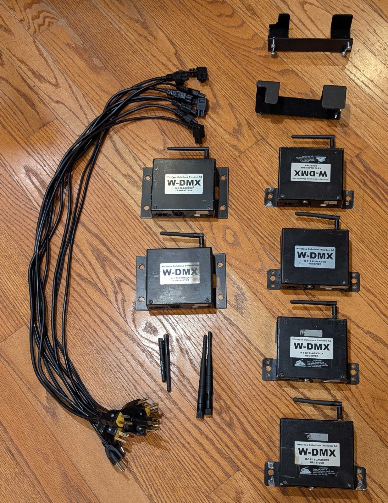 Wireless Solutions - W-DMX - Package - 2 Transmitter - 4 Receiver  - WiFi WDMX