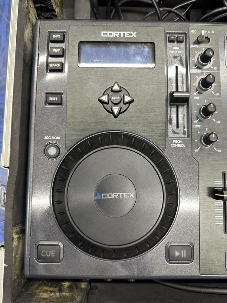 CORTEX DMIX-300 IPOD DJ MIXER W/ Hard Case (E16002575)