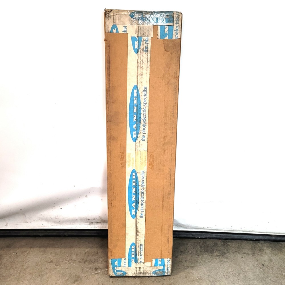 Banner Engineering MGM24A Machine Guard Beam Array Corner Mirror Height: 30"